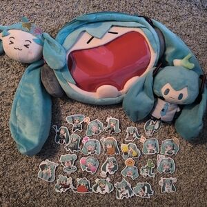 Set 4 Pcs Hatsune Miku Crossbody Bag, Miku doll keychain 25 pcs sticker